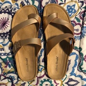 Size 10 slip on toe loop sandals